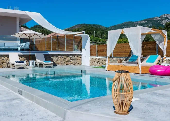 Anatoli Villa