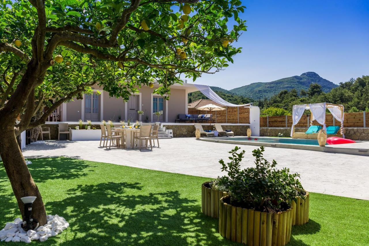 Anatoli Villa